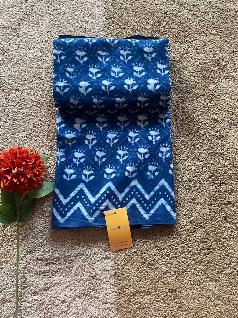 Maheshwari Pure Cotton Saree With Small Design (Indigo) and Blouse Piece