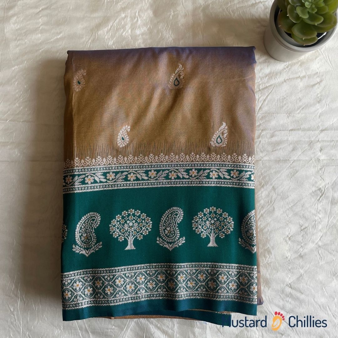 Narayanpethi Blended Saree With Green Border (Mat Golden) and Blouse Piece