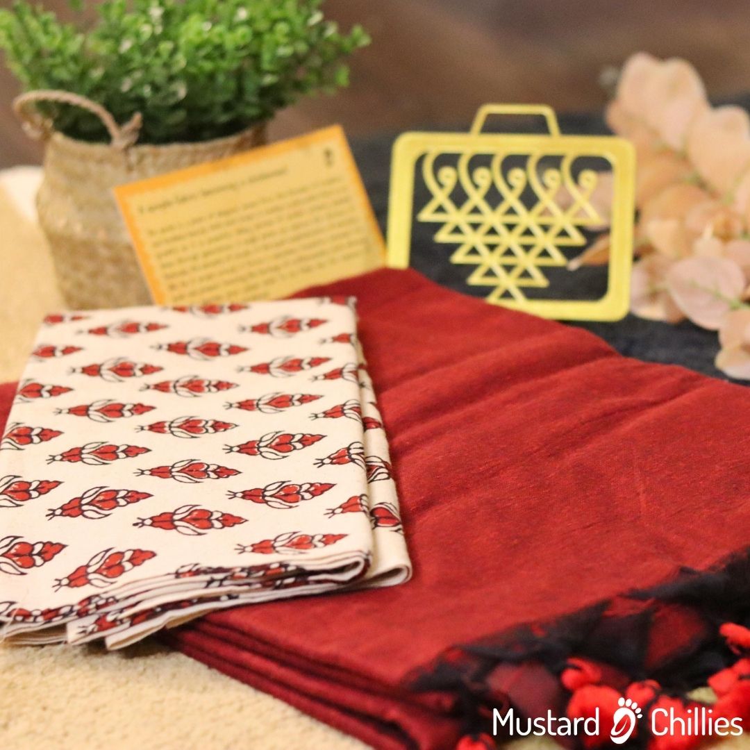 Cotton Mix Plain Saree (Red) and Printed Blouse Piece