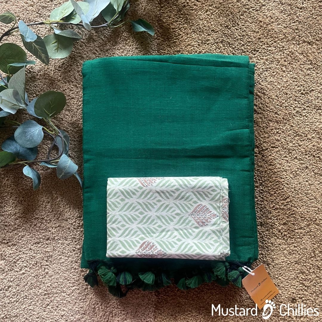 Cotton Mix Plain Saree (Bottle Green) and Printed Blouse Piece